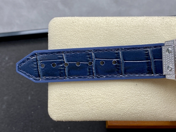 ウブロコピー時計着用イメージ